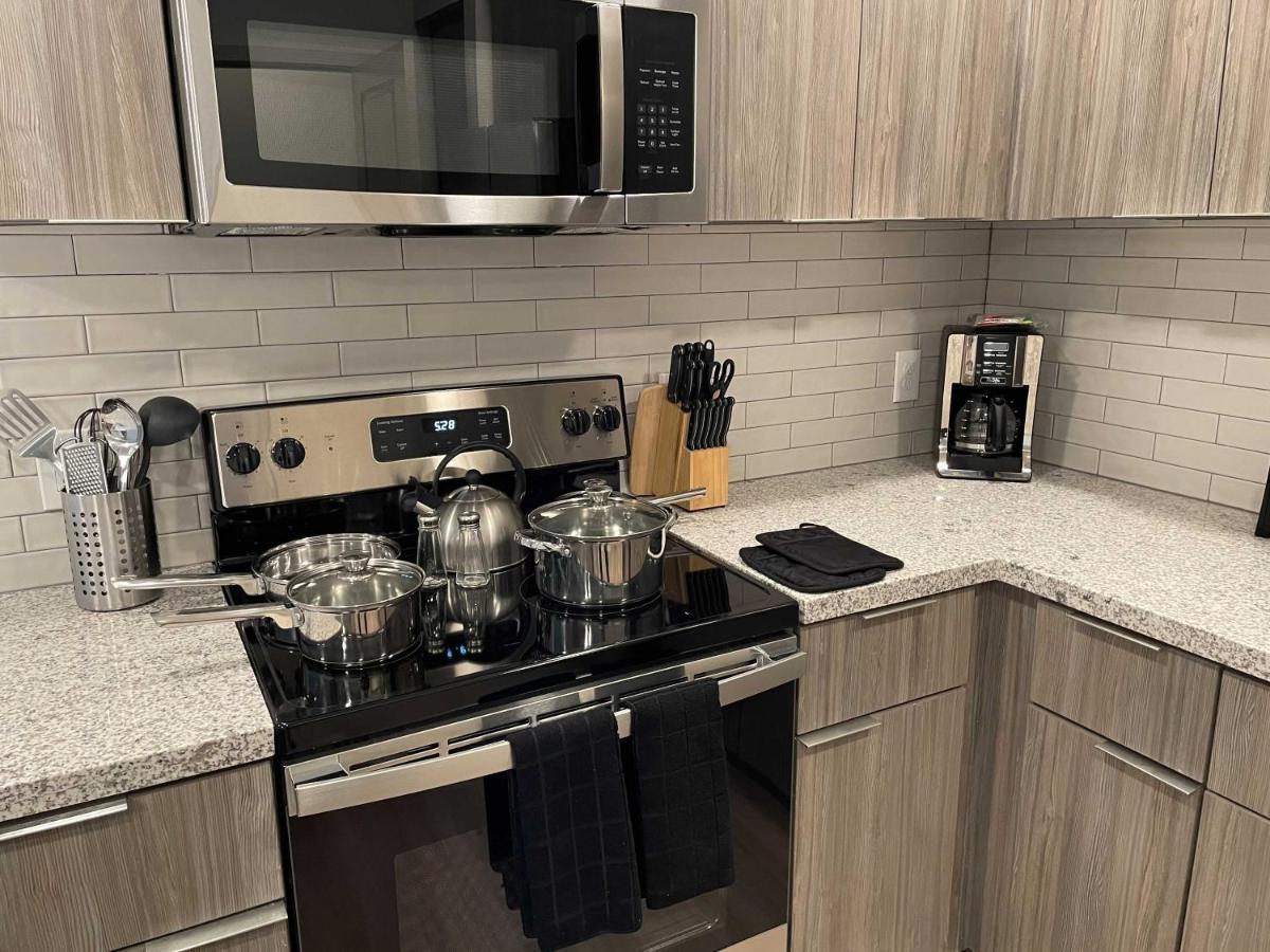 Stay Gia New Modern 1 Bedroom Apartment With Swimming Pool & Gym At Grayson Place Goodyear Exterior photo